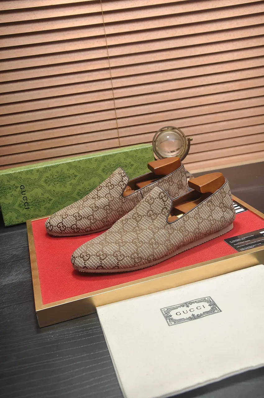 Men's men's shoes💰460💶[GUCCI Gucci] Men's wallet shoes🇮🇹Official website original 1:1 mold opening, original quality💯The upper is made of imported cowhide and Gucci original fabric➕Breathable cotton sheep lining, fine workmanship, high-end atmosphere. Has a fashionable and exemplary look. Rubber wear-resistant and anti-slip outsole. Code number: 38-44